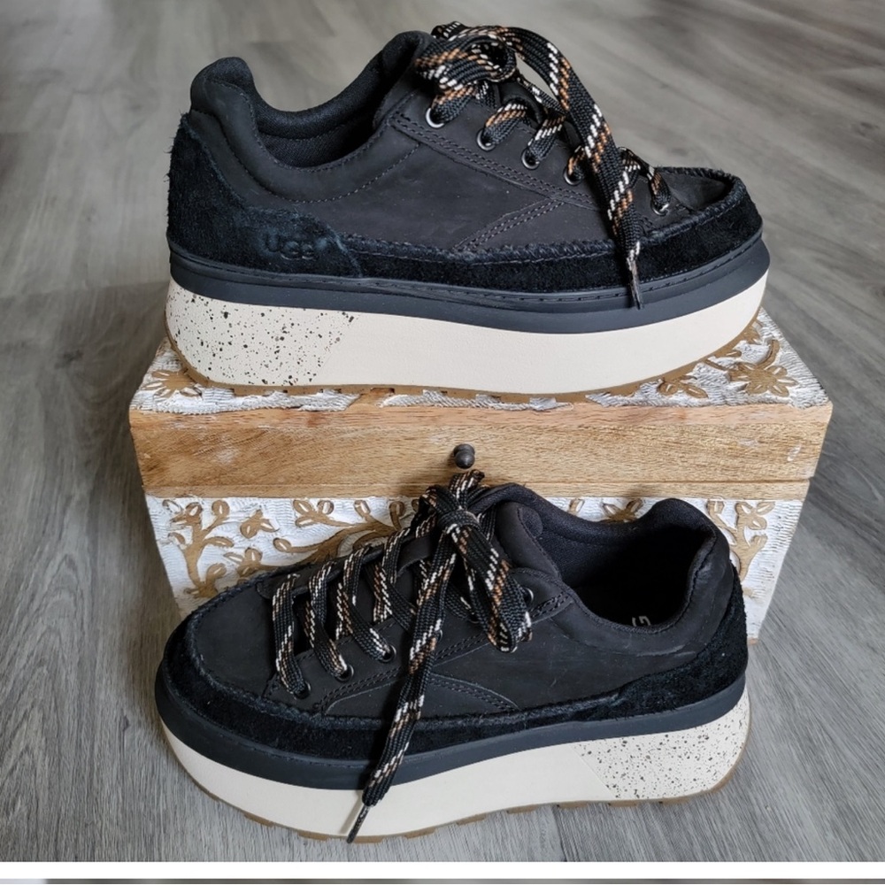 UGG Marin Lace-up Leather Sneaker. Like new